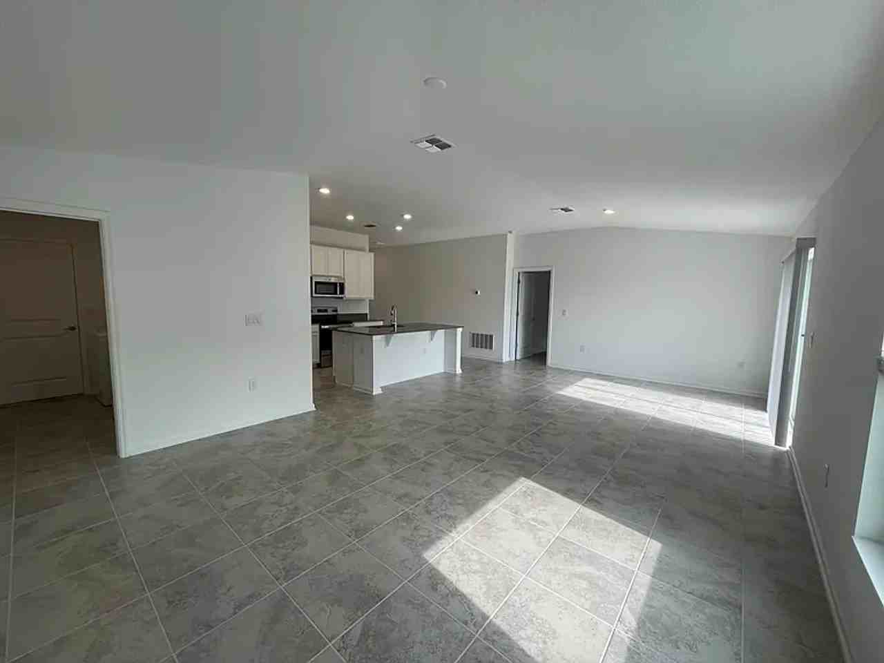 821 Citrus Reserve Blvd - Photo 2 of 14