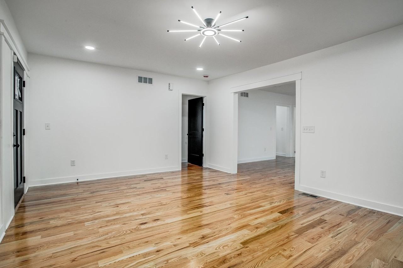 4421 Bellefontaine Ave - Photo 5 of 31