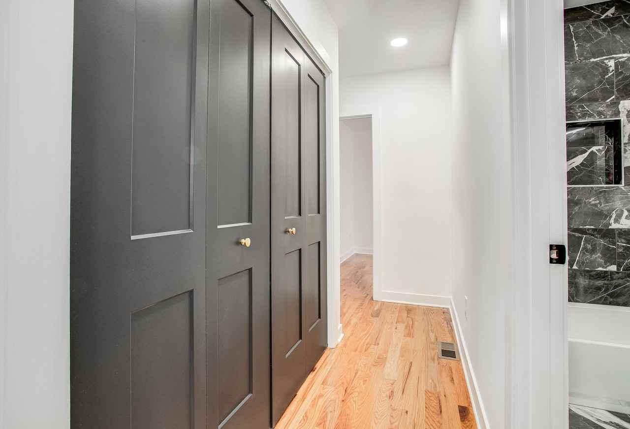 4421 Bellefontaine Ave - Photo 7 of 31