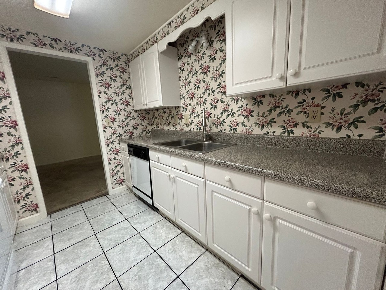 2962 Saint Marks Rd Apt C - Photo 3 of 12