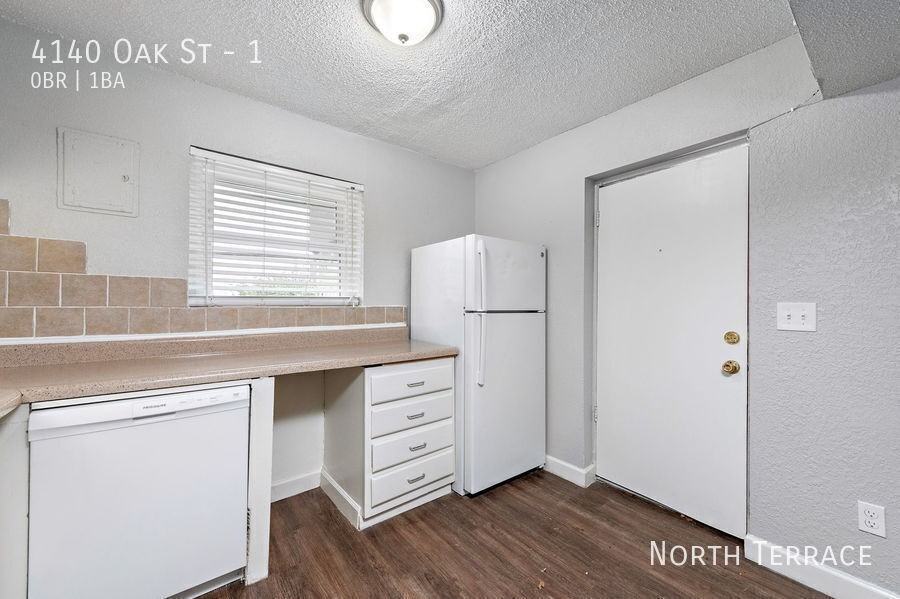 Oak Street - Photo 2 of 14