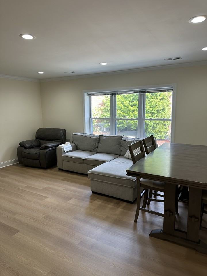 164 E Newton St #3 - Photo 5 of 15