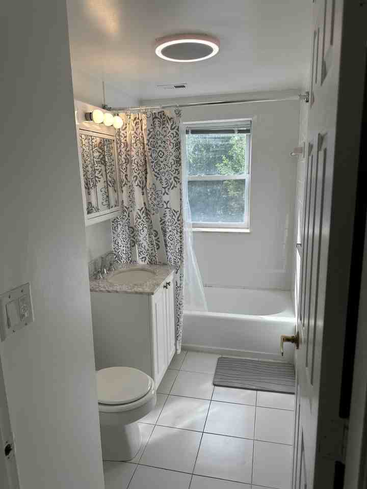 164 E Newton St #3 - Photo 6 of 15