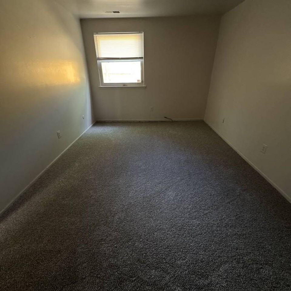 2831 Saxton Rd - Photo 4 of 16