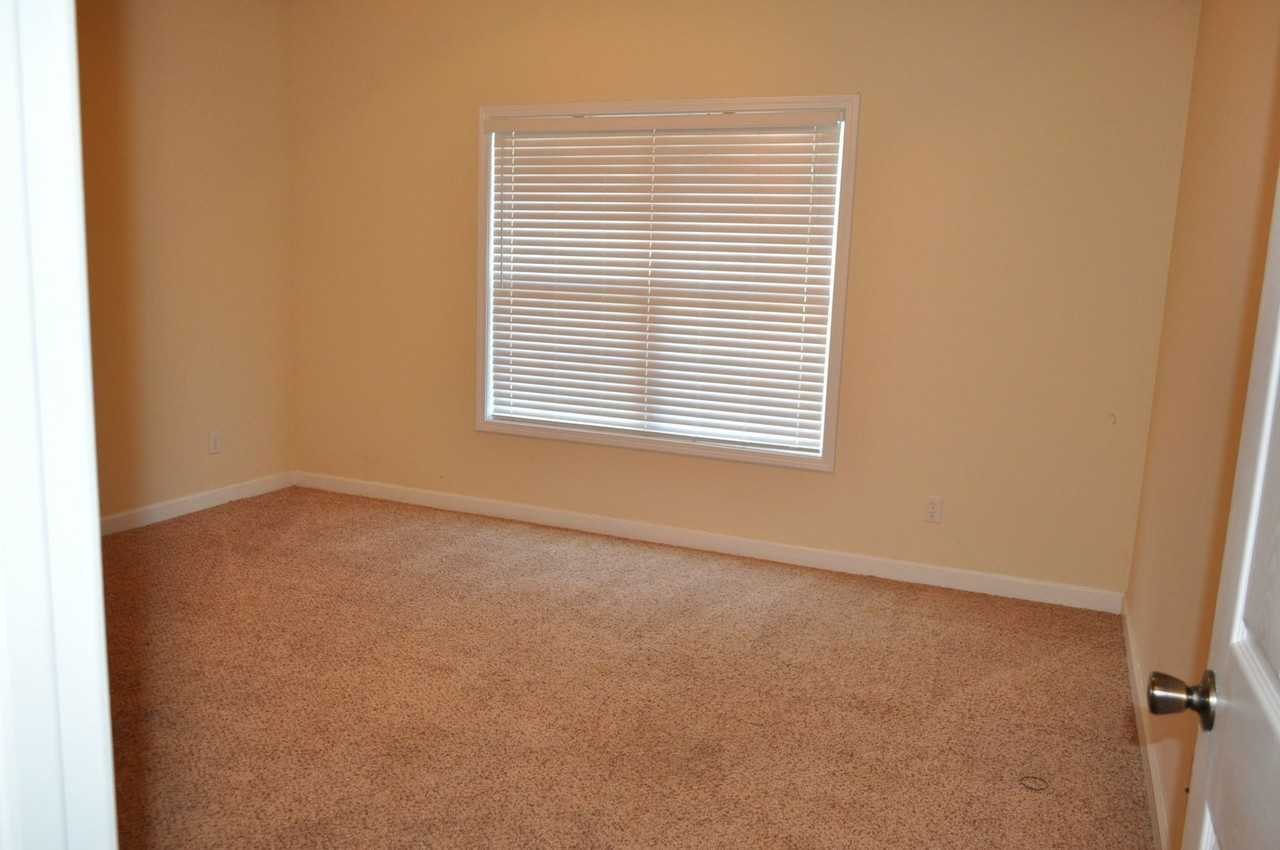 304 Palm Ave - Photo 3 of 5