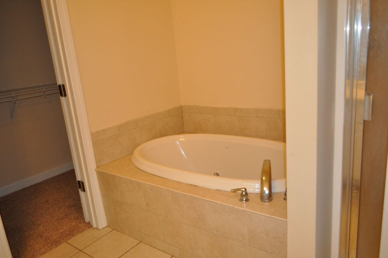 304 Palm Ave - Photo 4 of 5