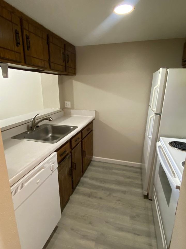 800 Grand Ave - Photo 4 of 17