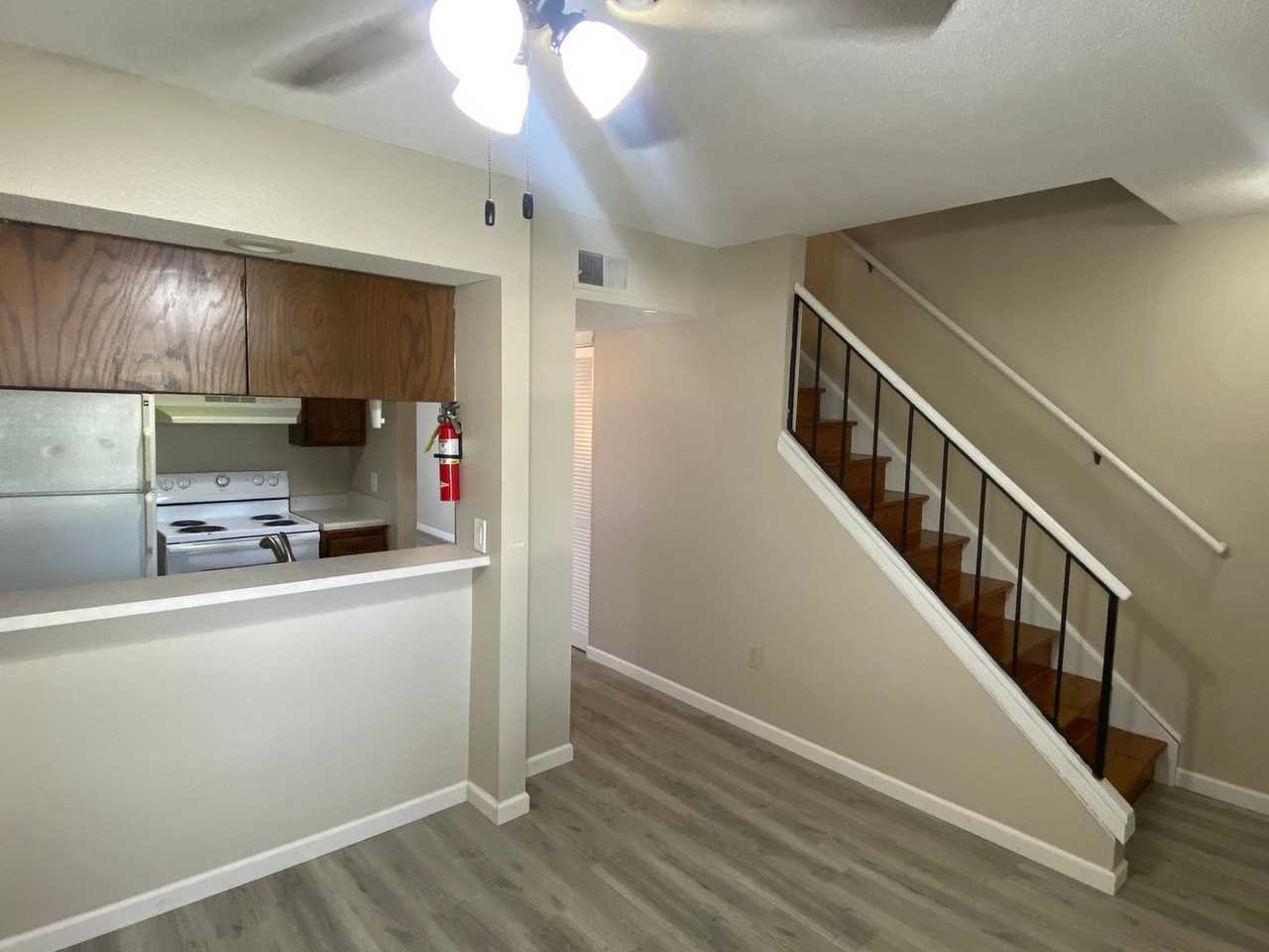 800 Grand Ave - Photo 5 of 17