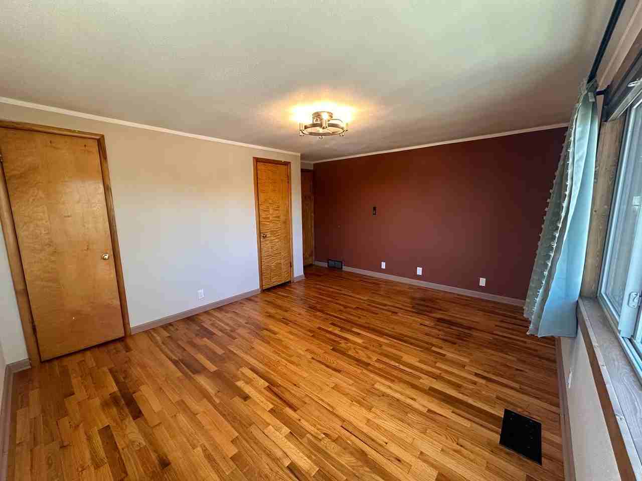 513 Se 12th Dr - Photo 3 of 11