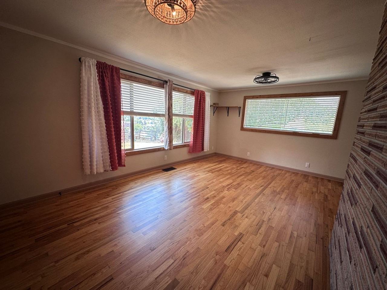 513 Se 12th Dr - Photo 6 of 11
