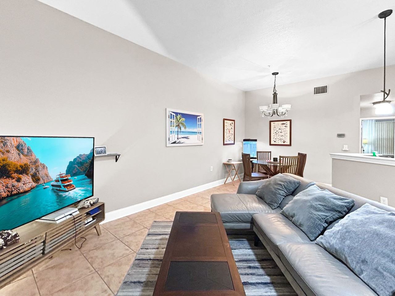 701 Mirror Lake Dr N #120 - Photo 4 of 18