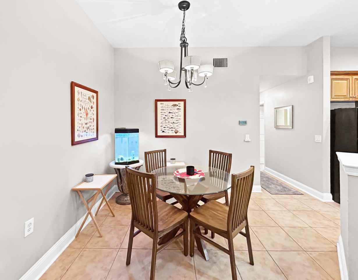 701 Mirror Lake Dr N #120 - Photo 7 of 18