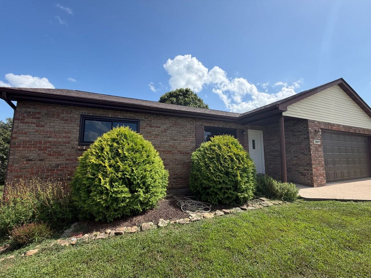 20597 Sedalia Rd - Photo 2 of 36