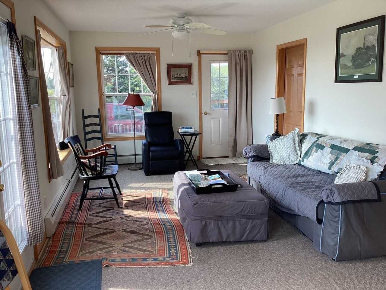 423 S Lubec Rd - Photo 3 of 10