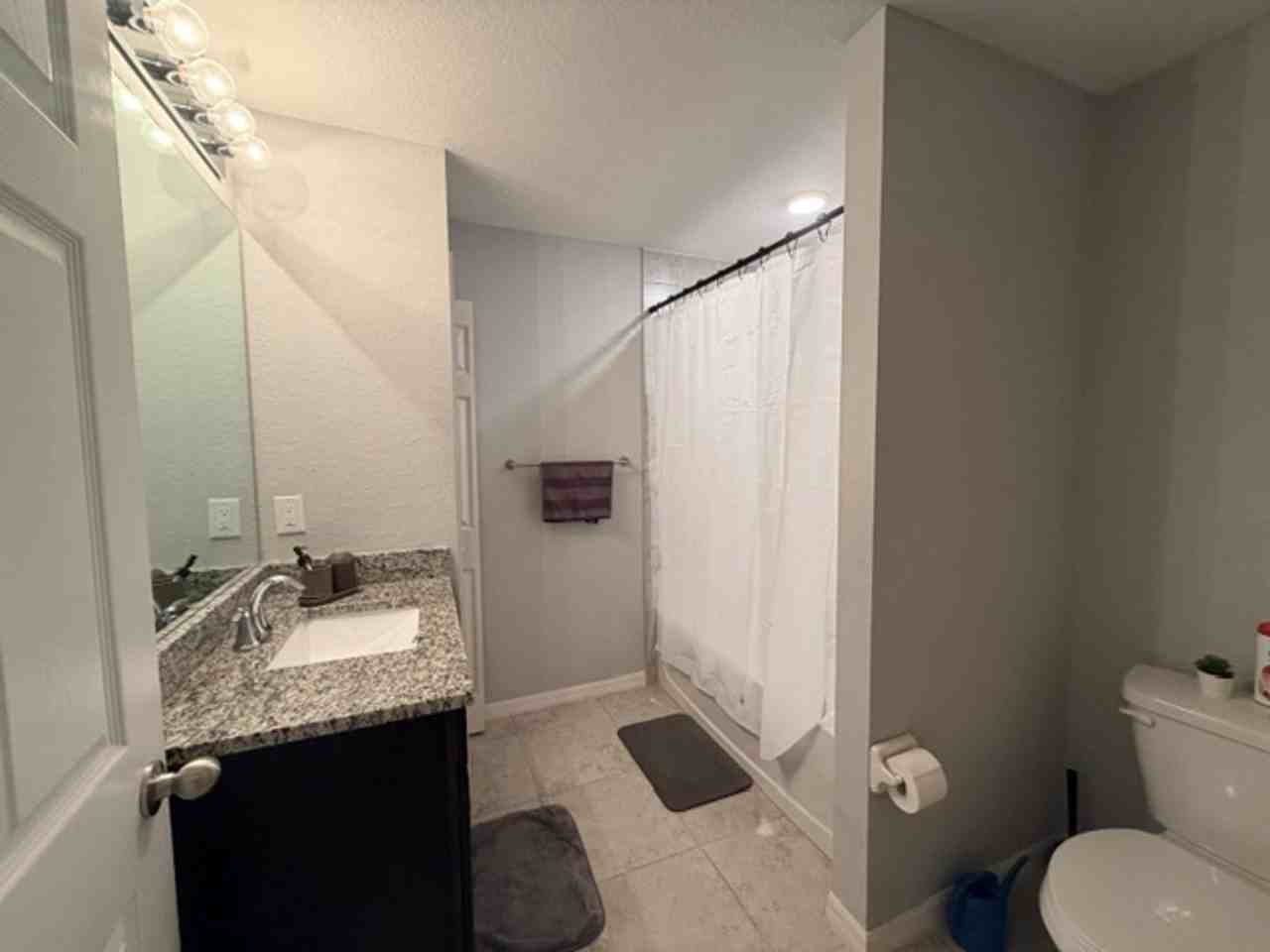 1220 Ne 11th Ter - Photo 3 of 13