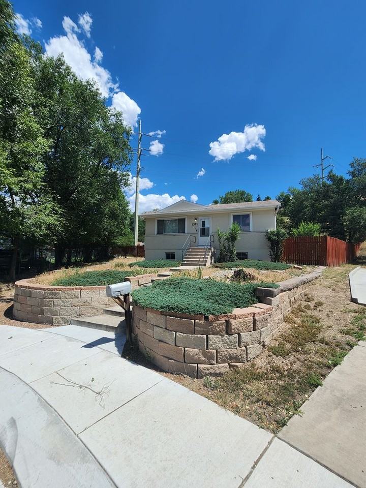 1321 N 25th St - Photo 2 of 21
