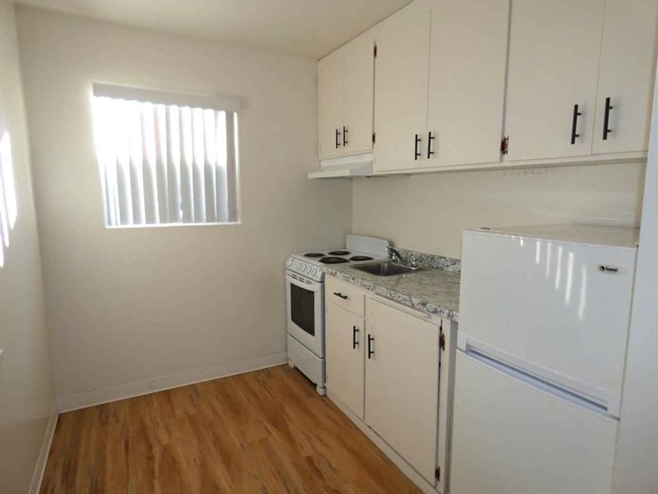 1026 S Russell Ave #D - Photo 4 of 6