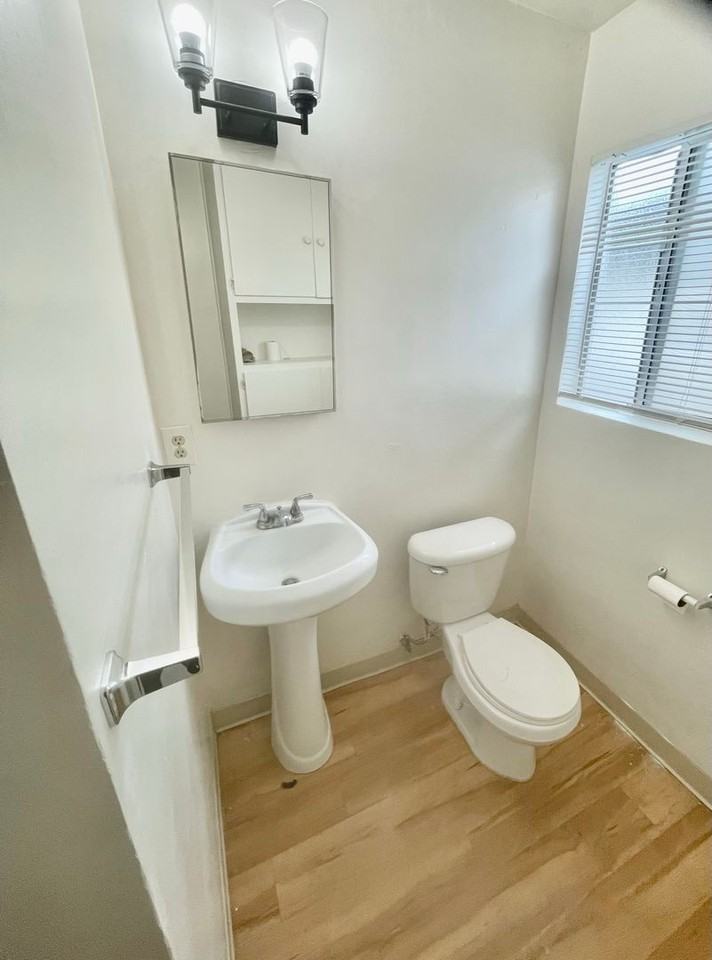 1026 S Russell Ave #U - Photo 5 of 6