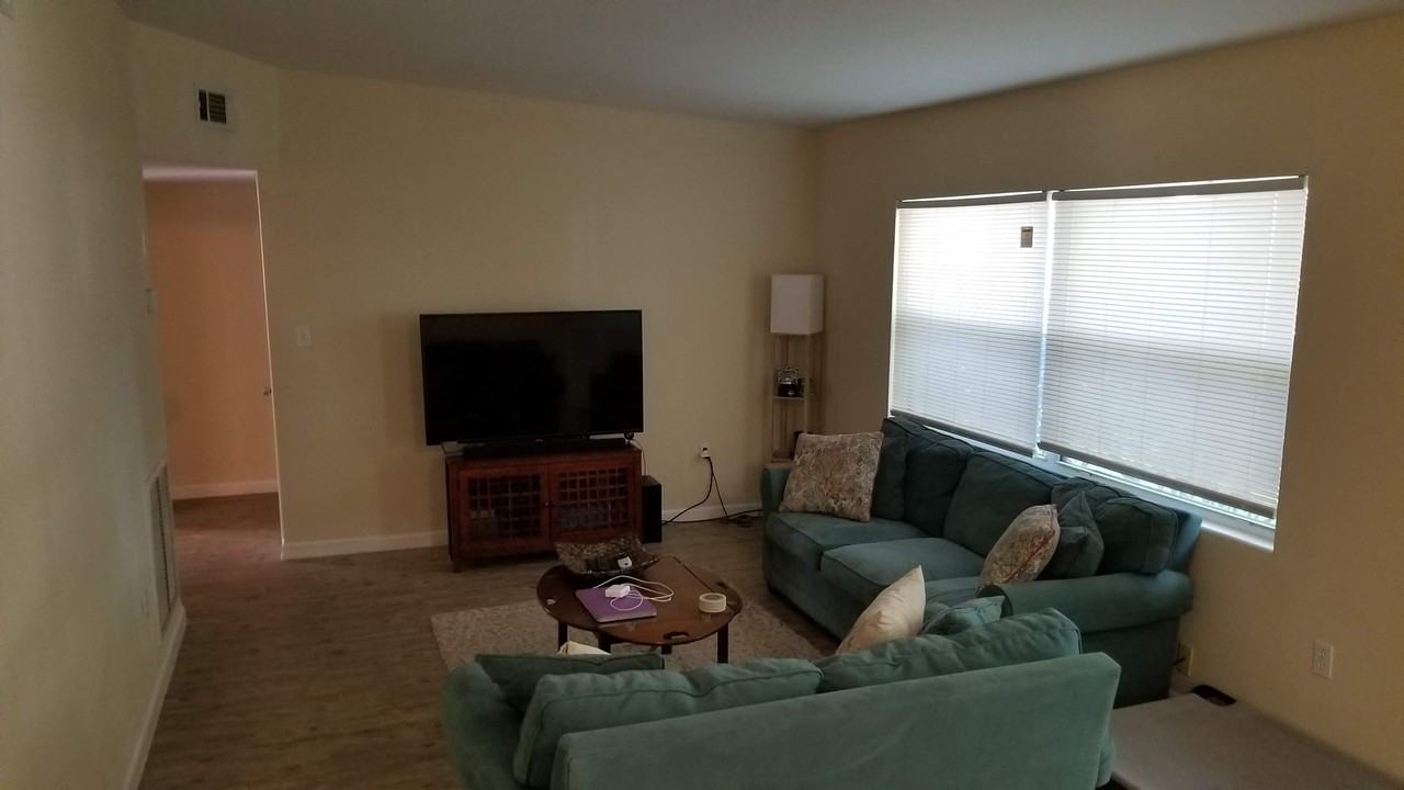 727 Halifax Ave - Photo 5 of 21