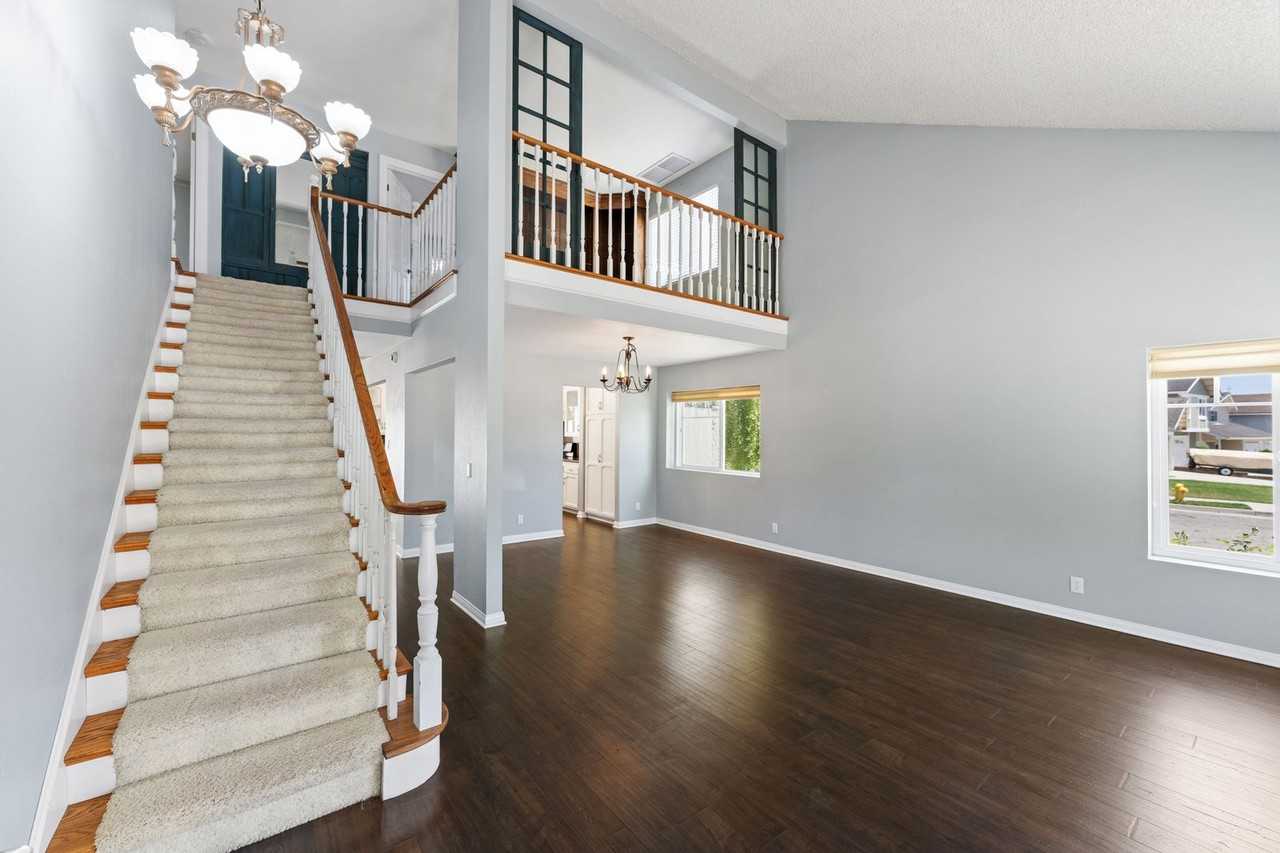 2292 Buffalo Ave - Photo 4 of 35