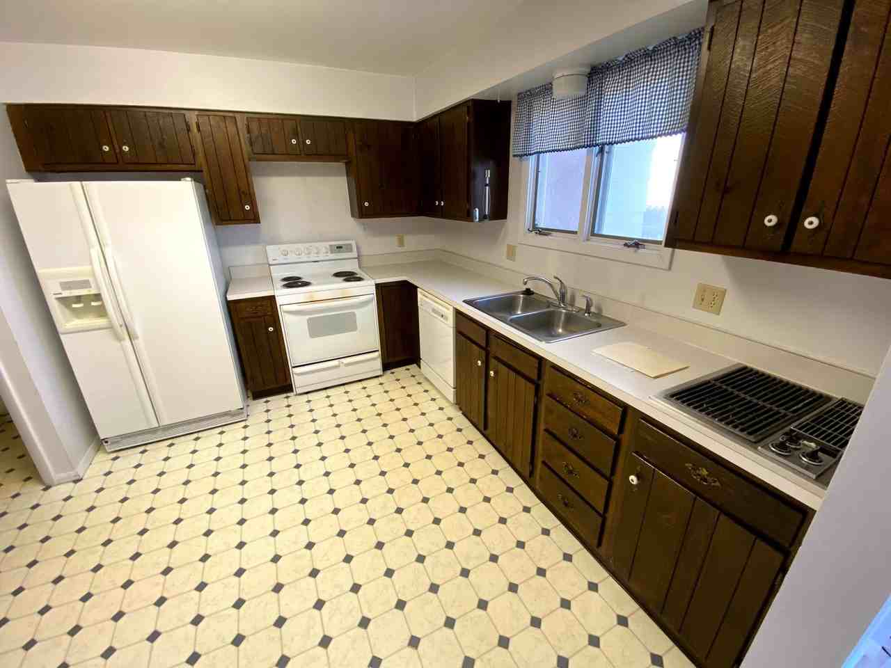 2110 Prairie Rd - Photo 6 of 50