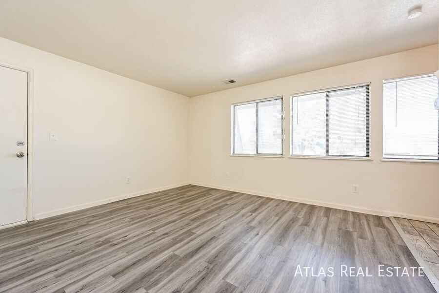 632 South Street - Photo 4 of 19