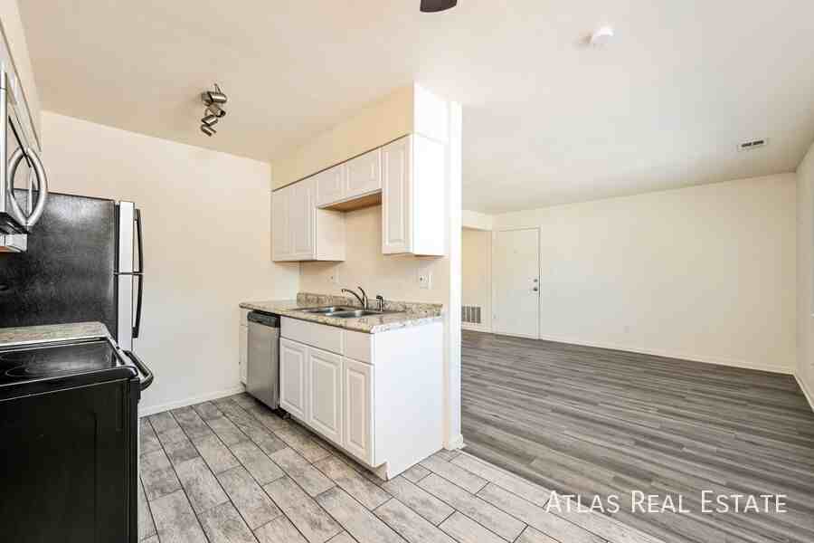 632 South Street - Photo 7 of 19