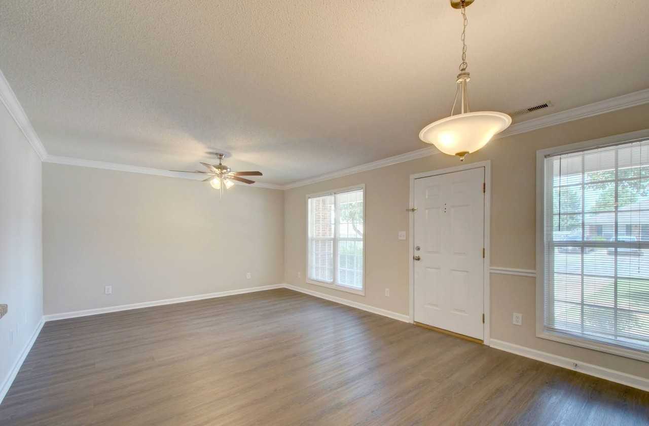 111 Railroad Ridge Rd - Photo 2 of 14
