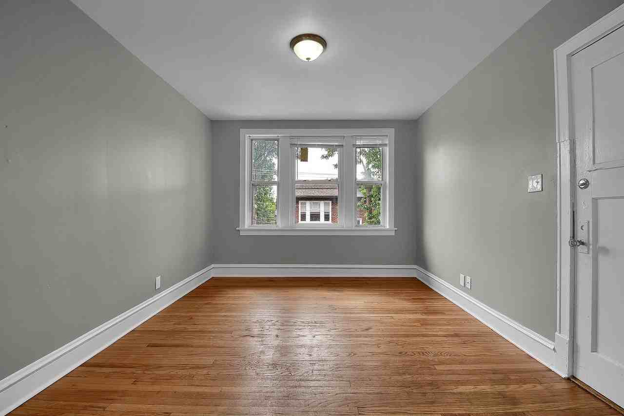 3915 Hereford St - Photo 2 of 11