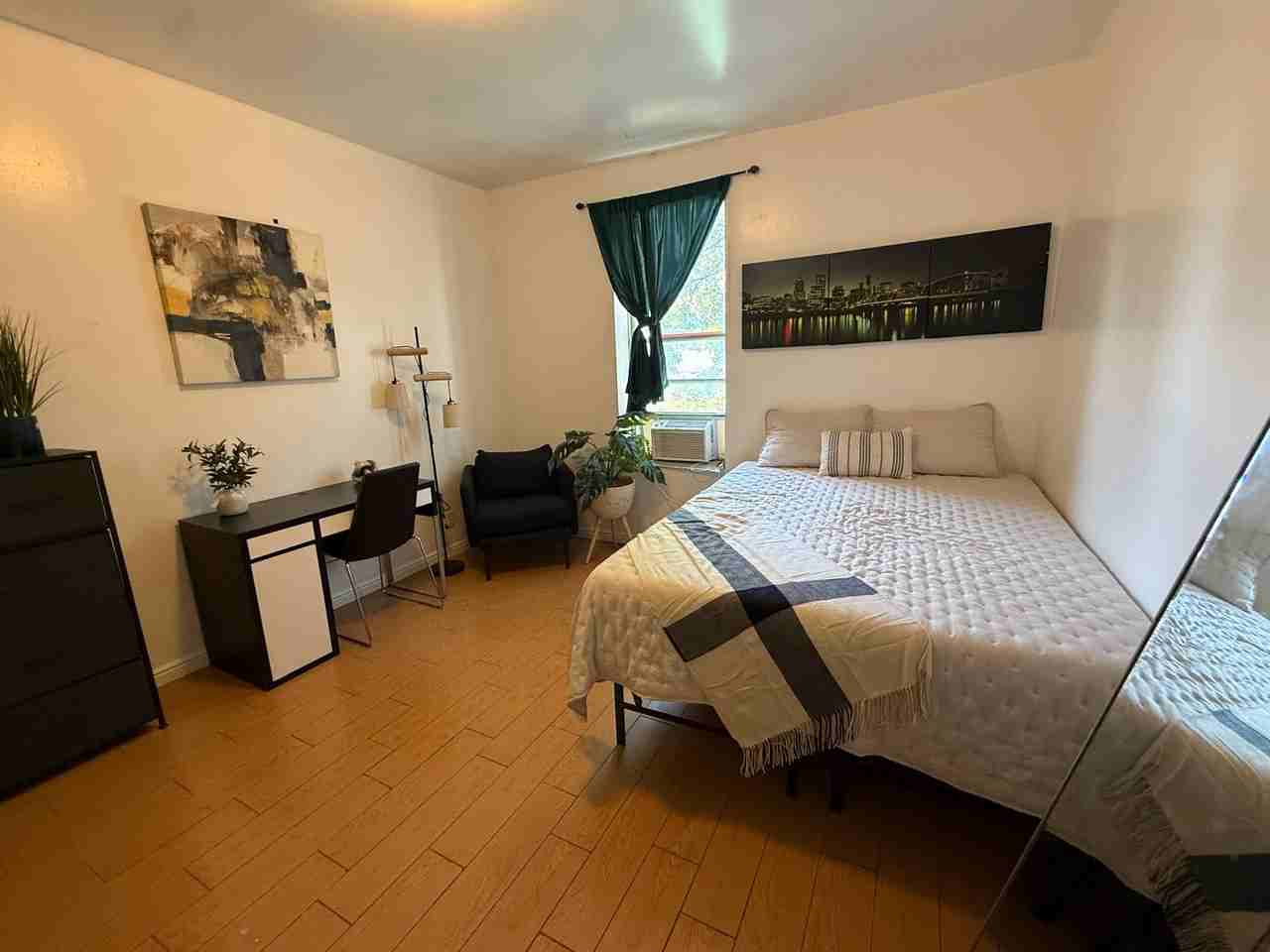 757 E 2nd Ave - Photo 6 of 35