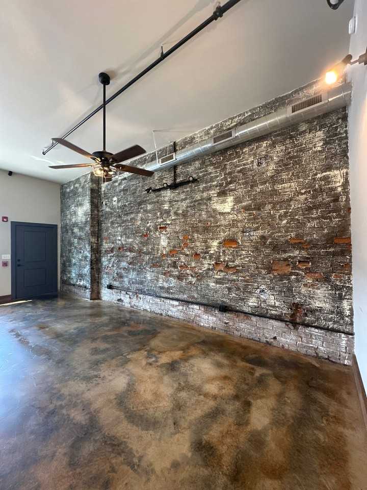 252 N Franklin St #101 - Photo 5 of 5