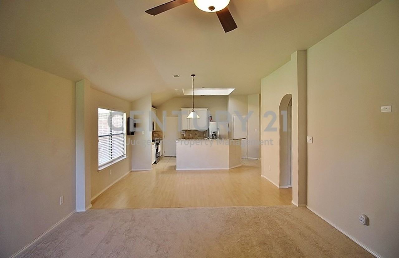 2816 Park Springs Dr - Photo 5 of 30