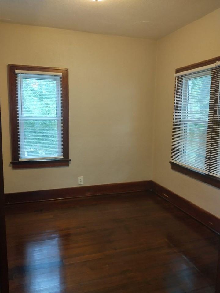 1932 11th Avenue B - Photo 4 of 6