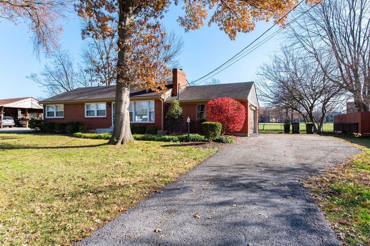 18 Cardwell Way - Photo 2 of 33