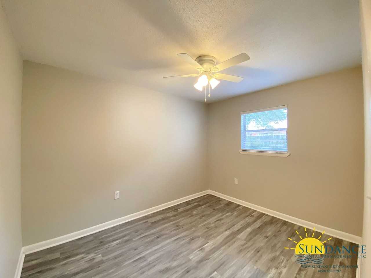 794 Navy St Apt C - Photo 6 of 8