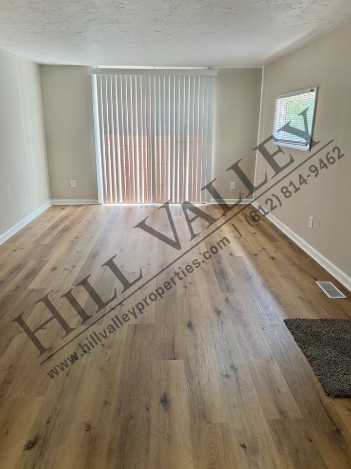 1012 E Marley Dr - Photo 2 of 8