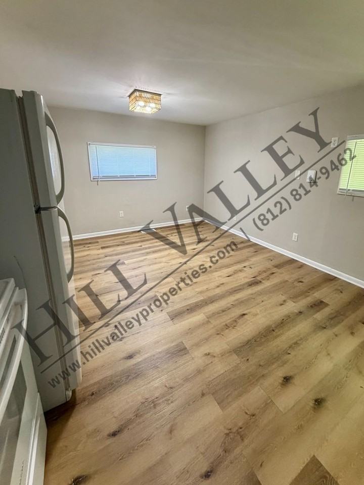 1012 E Marley Dr - Photo 4 of 8