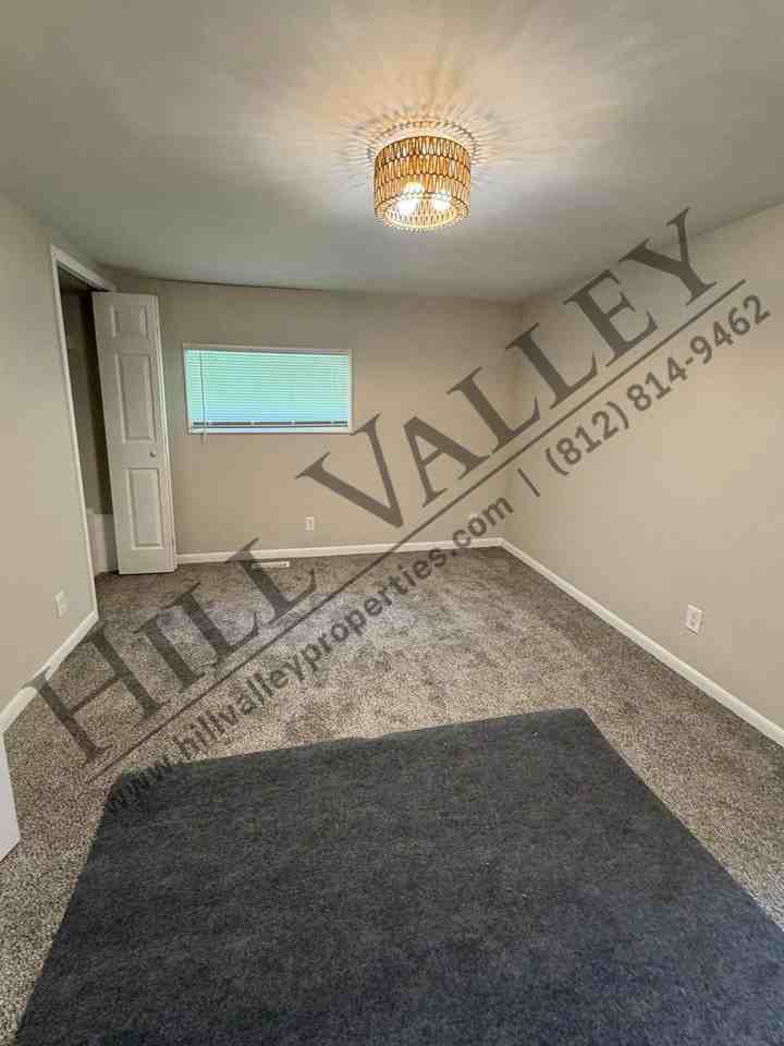1012 E Marley Dr - Photo 7 of 8