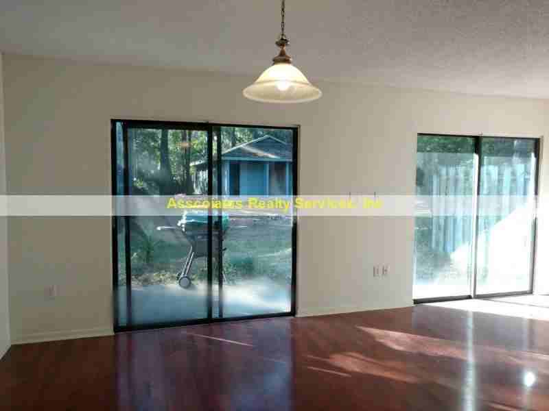 3020 Nw 28th Cir - Photo 3 of 11