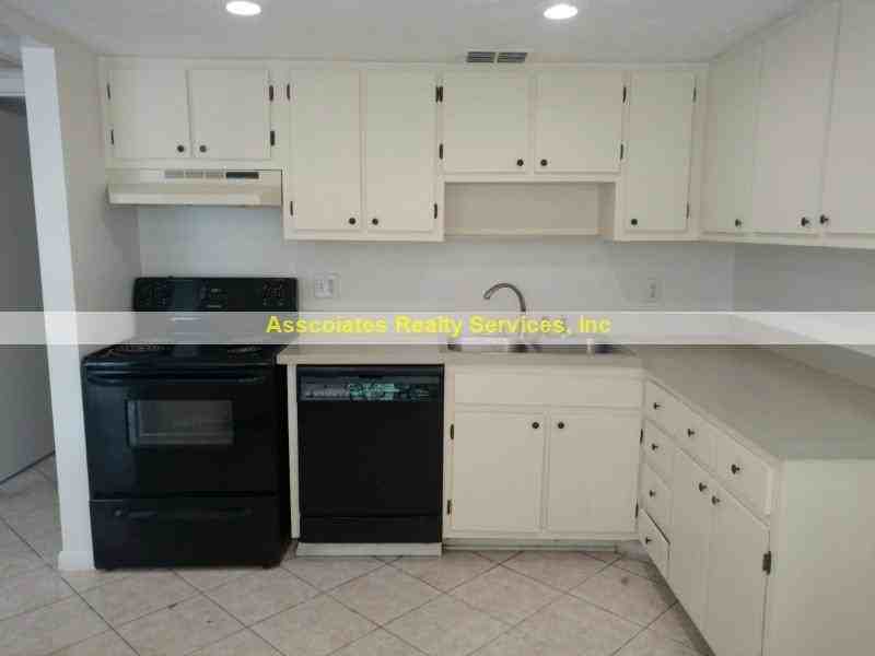 3020 Nw 28th Cir - Photo 5 of 11