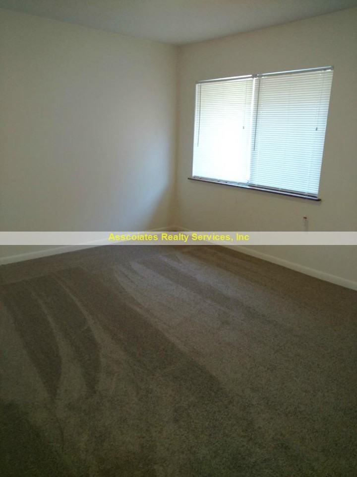 3020 Nw 28th Cir - Photo 7 of 11