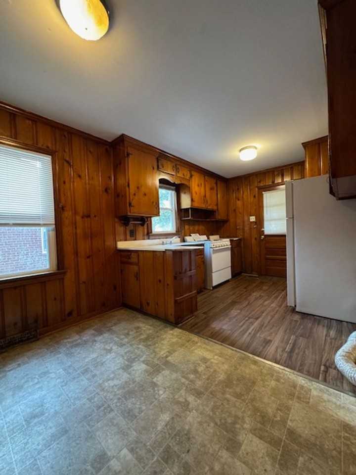 906 N Audubon Ave - Photo 3 of 8