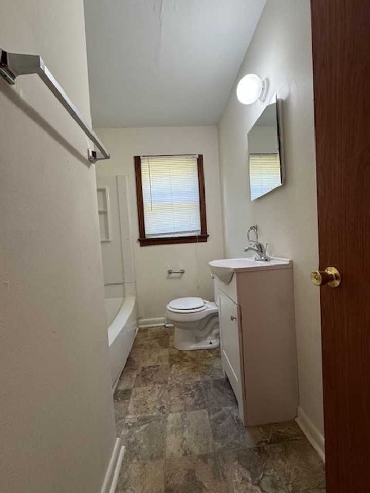 906 N Audubon Ave - Photo 6 of 8