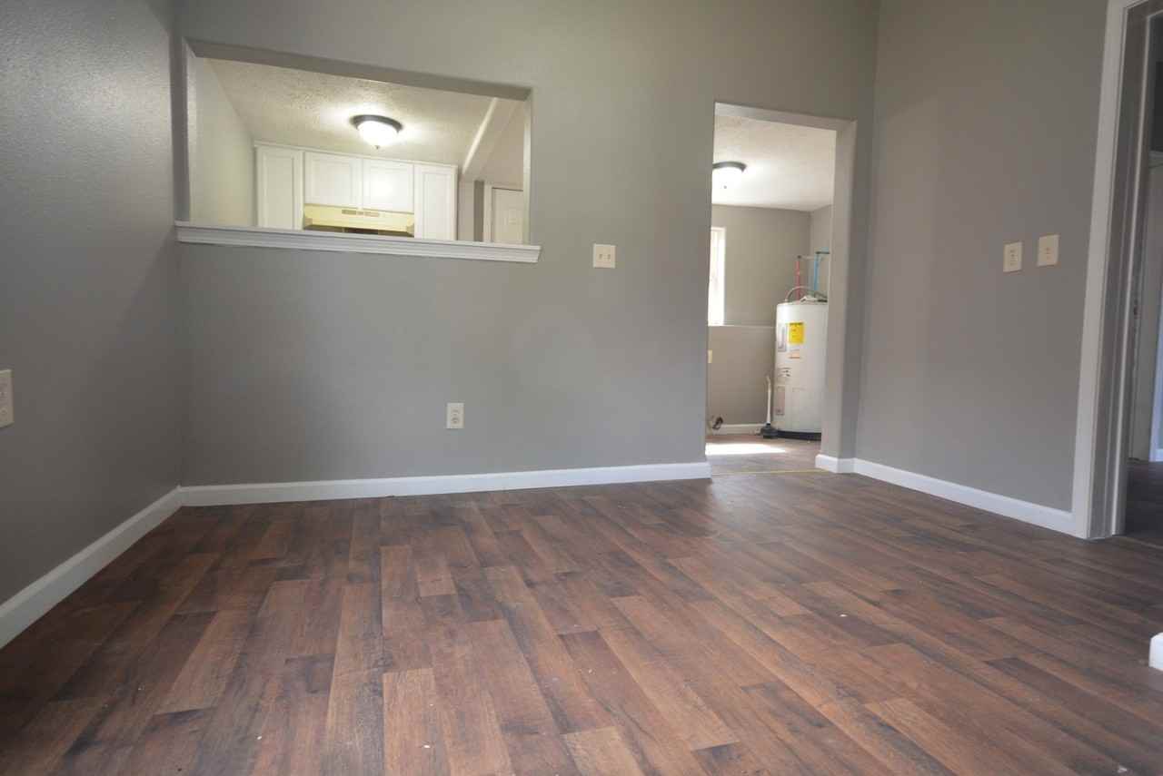 1110 W Atlantic St - Photo 3 of 6