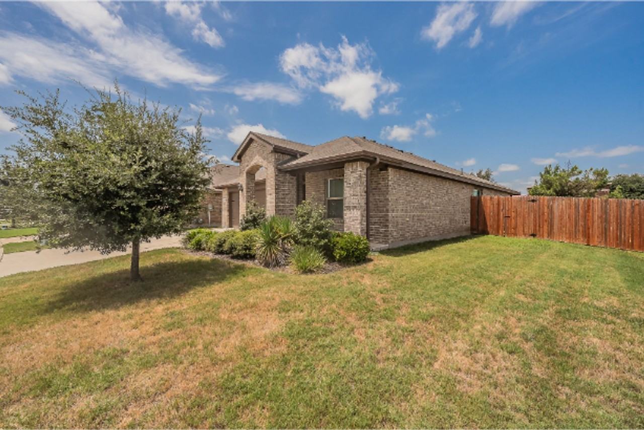 7325 Wavecrest Way - Photo 3 of 42