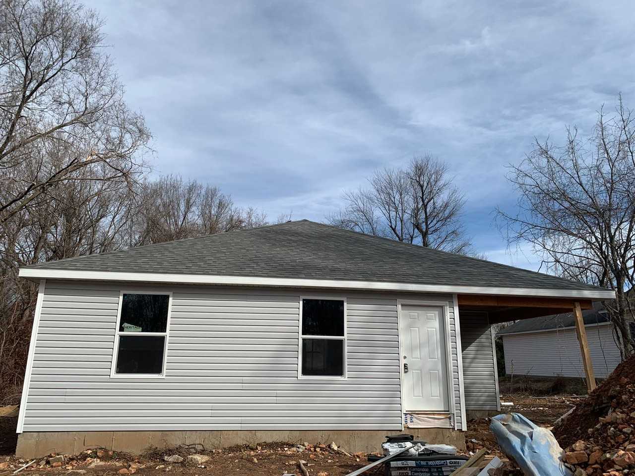 2444 N Benton Ave - Photo 2 of 37