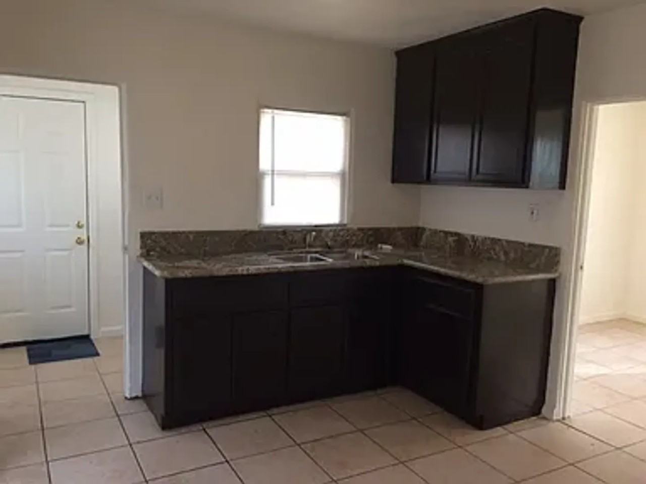 1413 Beale Ave - Photo 3 of 5