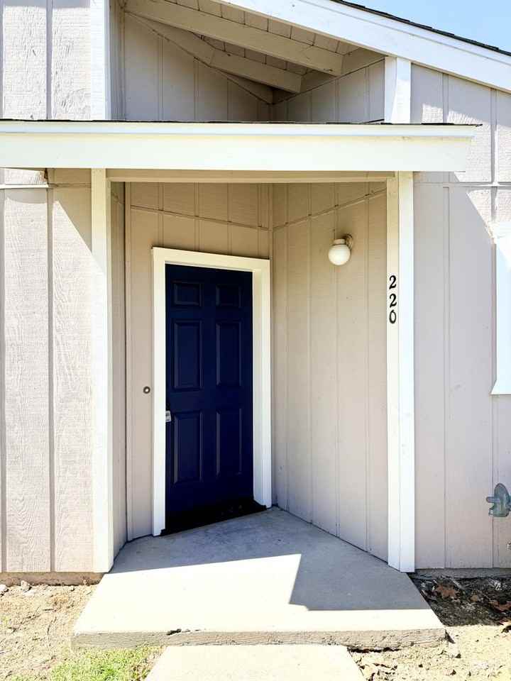 220 N R St - Photo 2 of 16