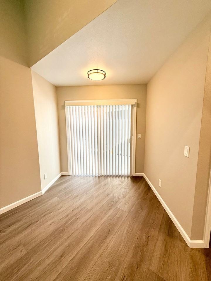 220 N R St - Photo 4 of 16
