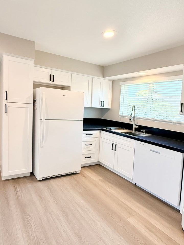 220 N R St - Photo 5 of 16
